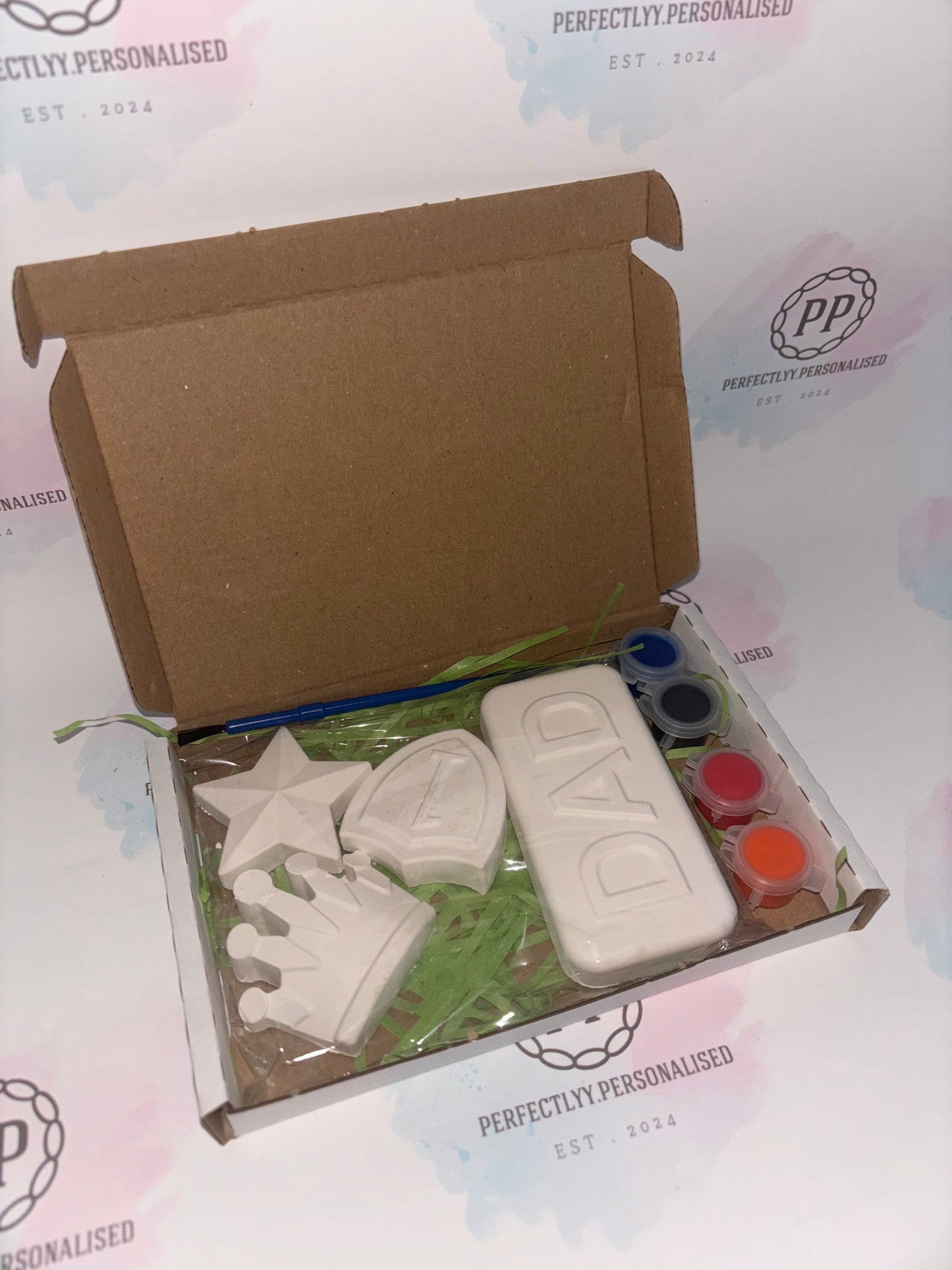 ‘Dad’ paints sets