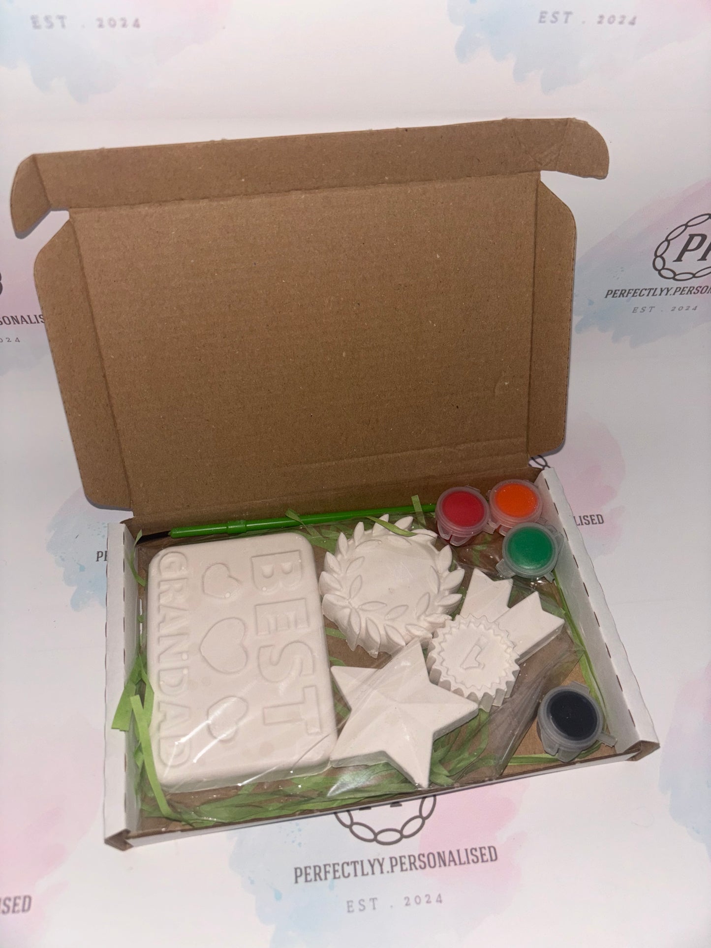 ‘Grandad’ paint sets